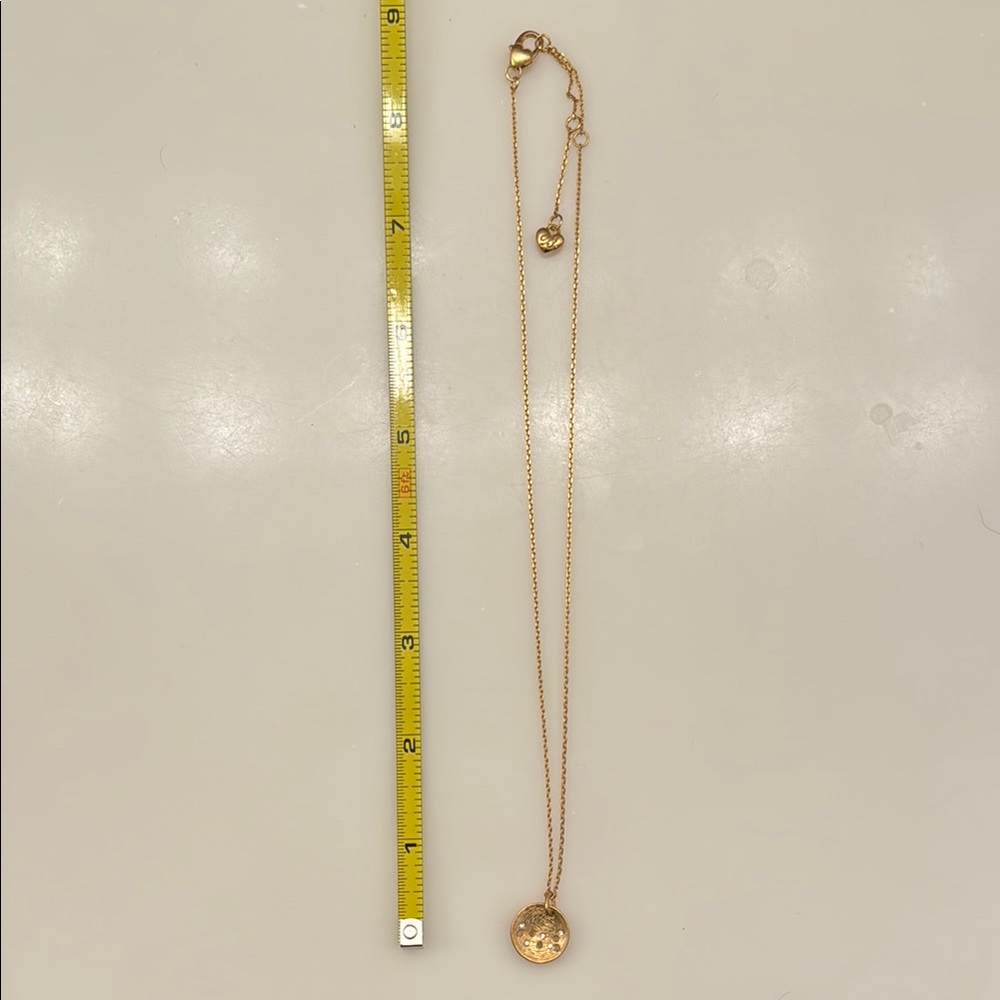 Gold Pendant Necklace